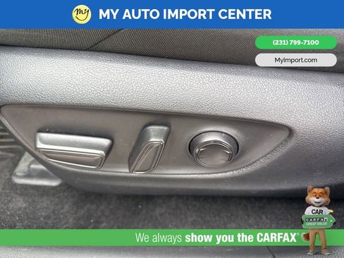 Used 2024 Toyota RAV4 SE w/ Convenience Package image 12