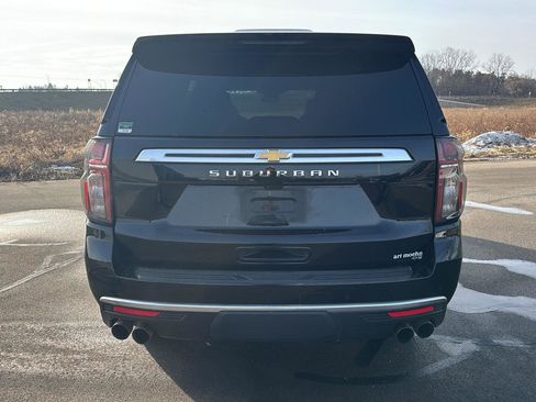 Used 2023 Chevrolet Suburban High Country image 4