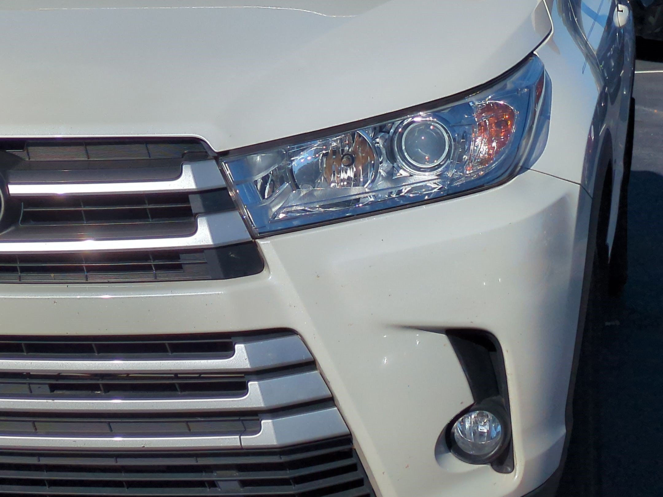Used 2018 Toyota Highlander XLE AWD/4WD image 6