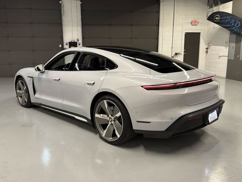 Used 2022 Porsche Taycan RWD image 5