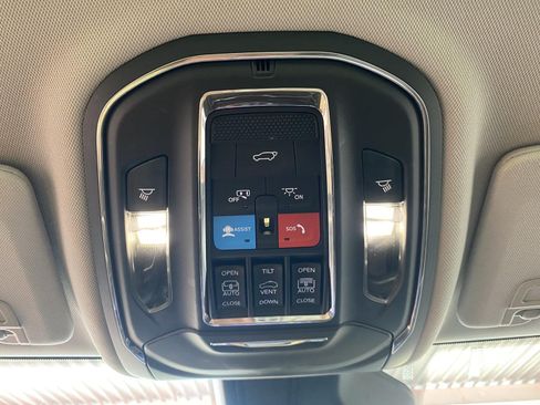 Used 2023 Jeep Grand Cherokee L Limited AWD/4WD image 29