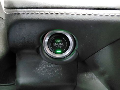 Used 2025 Chevrolet Suburban Z71 image 37