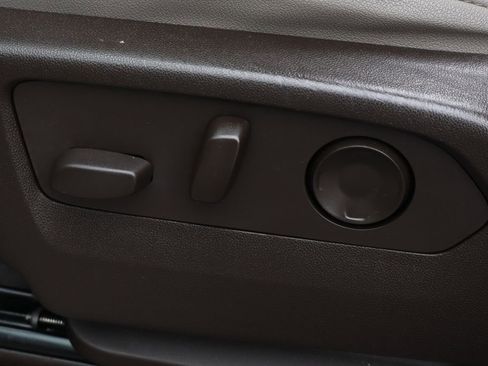 Used 2021 GMC Yukon XL SLT w/ SLT Premium Package image 20