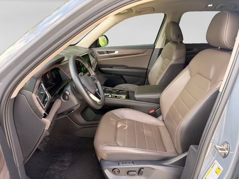 Used 2025 Volkswagen Atlas SEL AWD/4WD image 24