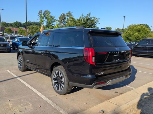 Certified 2025 Ford Expedition Max Platinum w/ Driver's Package AWD/4WD image 6