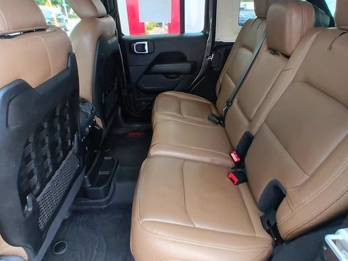Used 2021 Jeep Wrangler Unlimited Rubicon AWD/4WD image 8