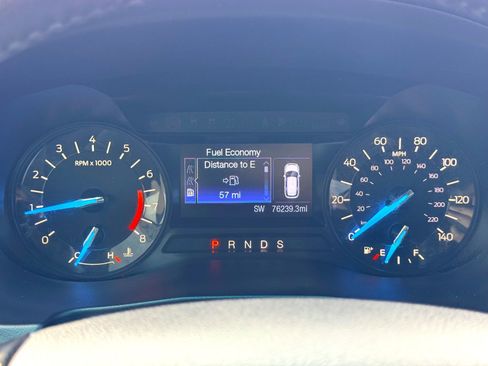 Used 2017 Ford Explorer XLT image 25