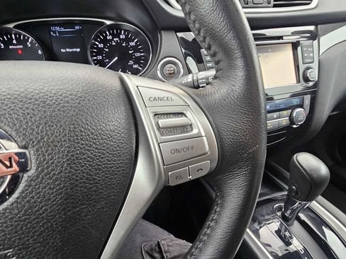 Used 2016 Nissan Rogue SL w/ SL Premium Package image 39