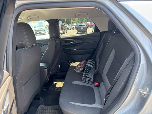 Used 2023 Chevrolet TrailBlazer LT AWD/4WD image 9
