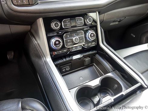 Used 2021 GMC Yukon Denali w/ LPO, Illumination Package image 26