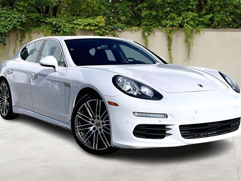 Used 2016 Porsche Panamera S image 1