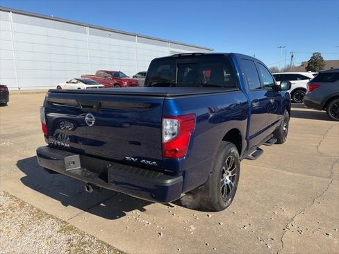 Used 2021 Nissan Titan SV w/ SV Convenience Package image 6