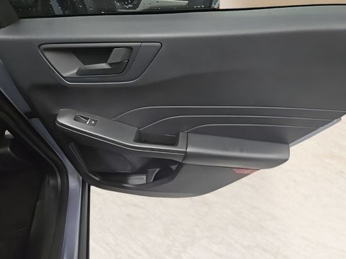 Used 2022 Ford Escape SE w/ Cold Weather Package FWD image 21