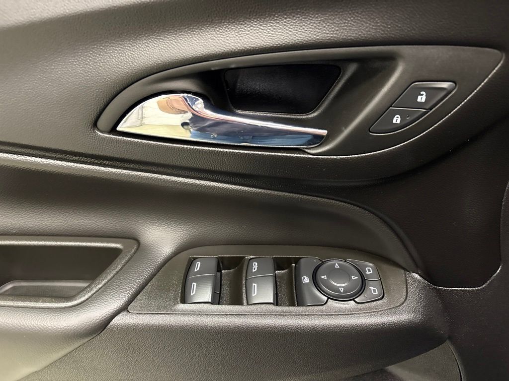 Used 2024 Chevrolet Equinox LT AWD/4WD image 15