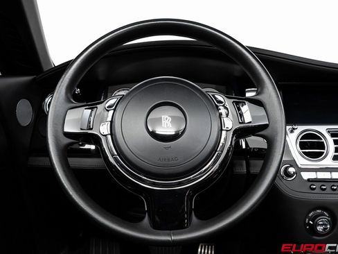 Used 2019 Rolls-Royce Dawn image 26