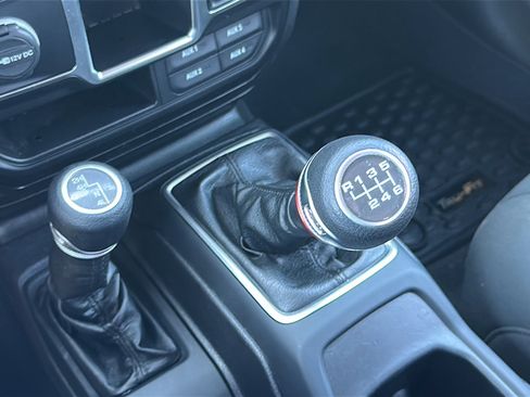 Used 2021 Jeep Wrangler Sport AWD/4WD image 30