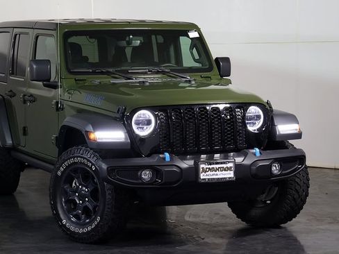 Used 2023 Jeep Wrangler Unlimited w/ Cold Weather Group AWD/4WD image 6