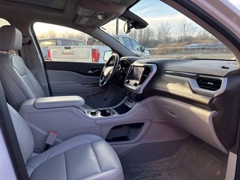 Used 2022 GMC Acadia SLT w/ Preferred Package image 10
