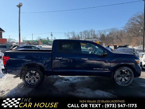 Used 2019 Nissan Titan SV w/ SV Convenience Package image 12