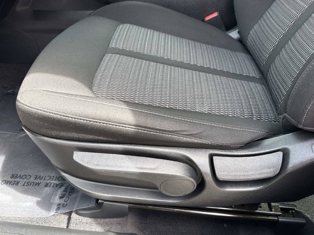 Used 2023 Kia Sorento LX FWD image 25