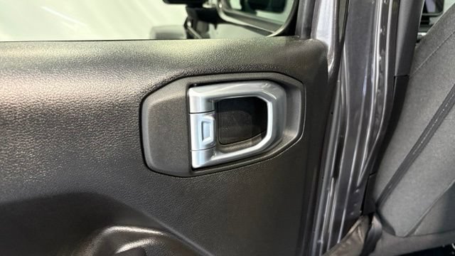 Used 2024 Jeep Wrangler Unlimited AWD/4WD image 20