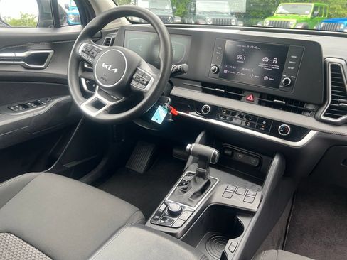 Used 2024 Kia Sportage LX AWD/4WD image 28