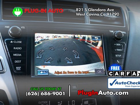 Used 2013 Toyota Prius V Five image 32