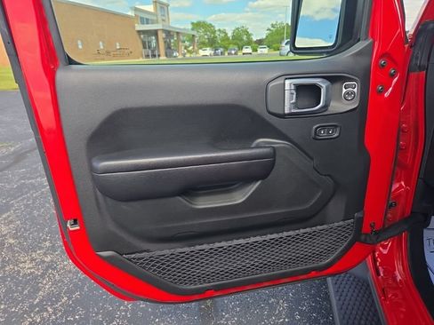 Used 2021 Jeep Wrangler Unlimited Sport AWD/4WD image 31