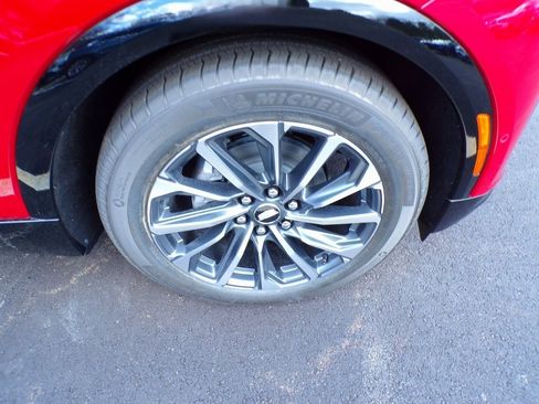 New 2025 Cadillac Lyriq Sport image 4