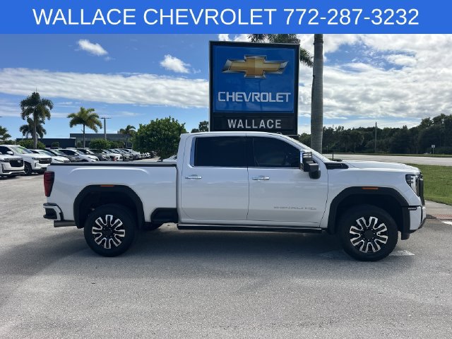 Used 2025 GMC Sierra 3500 Denali Ultimate AWD/4WD image 6