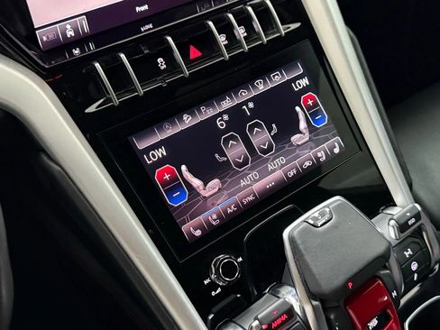 Used 2021 Lamborghini Urus image 35