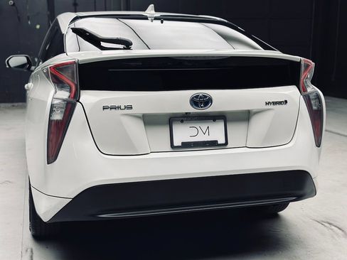 Used 2016 Toyota Prius Four w/ Advanced Technology Package FWD image 16