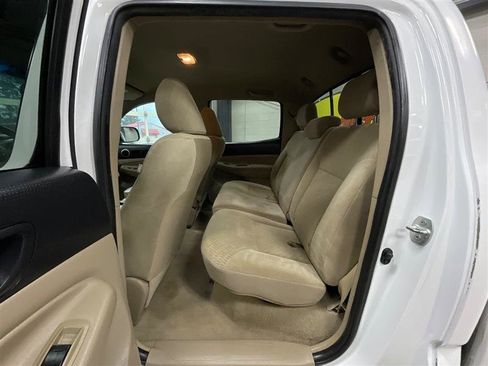 Used 2010 Toyota Tacoma PreRunner image 19