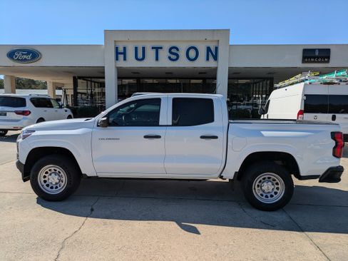 Used 2024 Chevrolet Colorado W/T w/ WT Convenience Package image 1