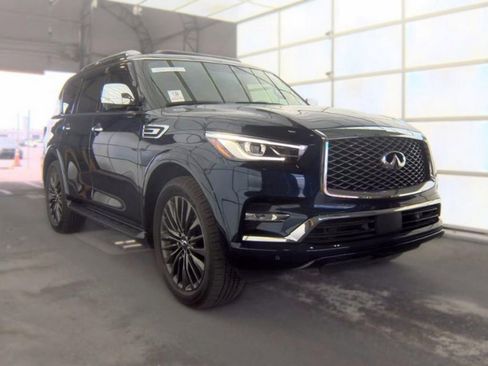 Used 2023 INFINITI QX80 Sensory w/ Cargo Package AWD/4WD image 4