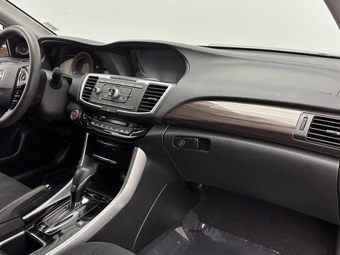 Used 2017 Honda Accord Hybrid Sedan image 32