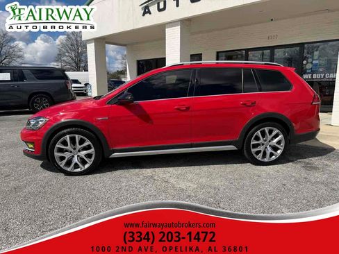 Used 2019 Volkswagen Golf Alltrack SEL image 3