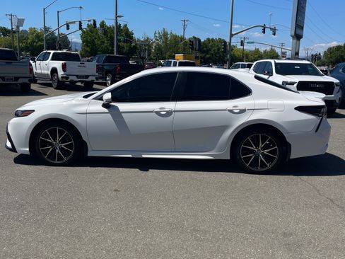 Used 2023 Toyota Camry SE FWD image 8