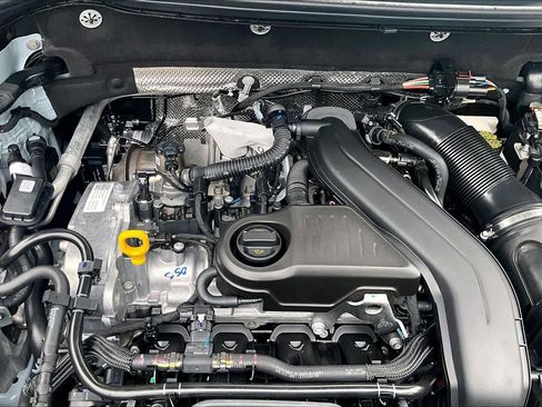 New 2026 Volkswagen Taos SE FWD image 17