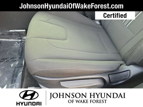 Certified 2025 Hyundai Elantra SEL image 35