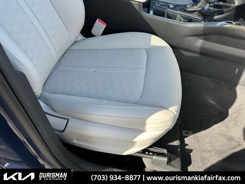 Certified 2025 Kia Sorento S w/ Panoramic Sunroof Package image 16
