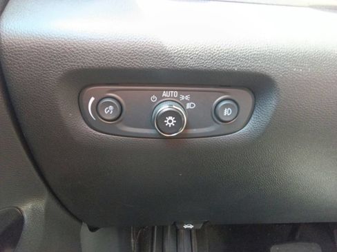 Used 2021 Chevrolet Traverse LT w/ LPO, Floor Liner Package FWD image 30