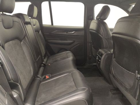 Used 2023 Jeep Grand Cherokee Altitude AWD/4WD image 19
