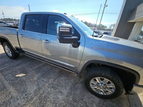 Used 2025 Chevrolet Silverado 3500 High Country w/ High Country Premium Package image 5