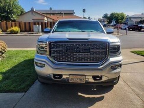 Used 2018 GMC Sierra 1500 Denali w/ Denali Ultimate Package AWD/4WD image 7