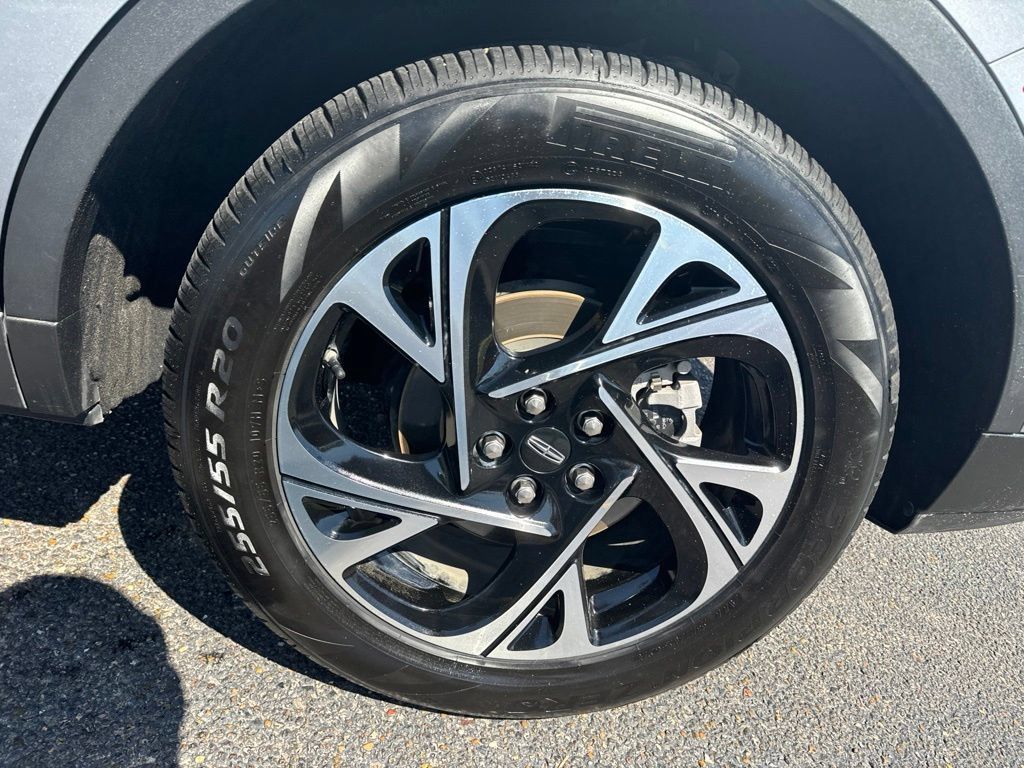 Certified 2024 Lincoln Nautilus Premier w/ Jet Appearance Package AWD/4WD image 10