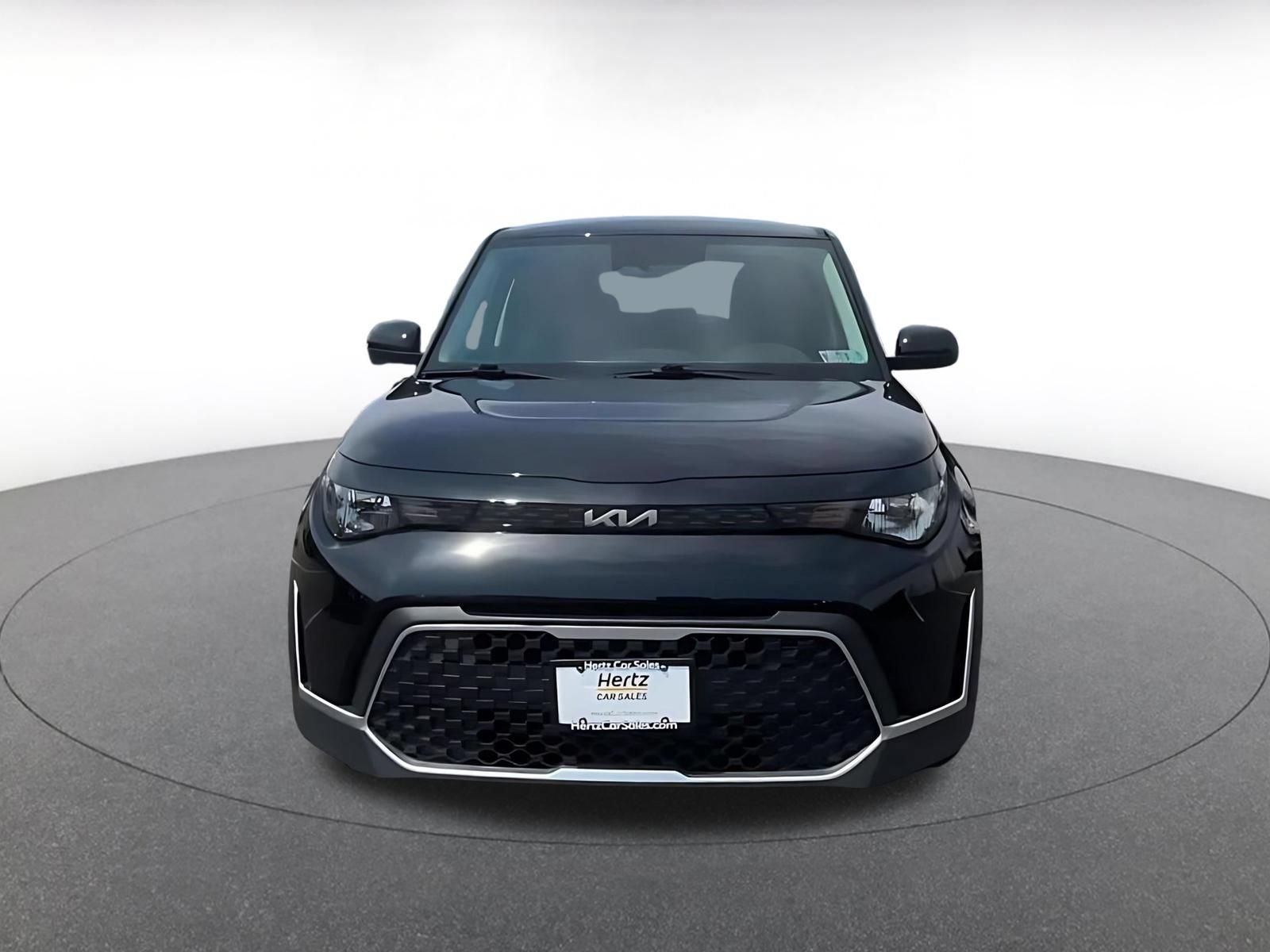 Used 2025 Kia Soul LX w/ LX Technology Package FWD image 4