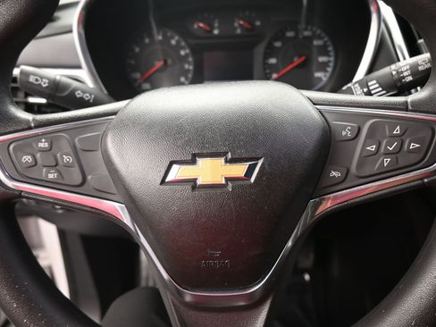 Used 2018 Chevrolet Equinox LT image 16