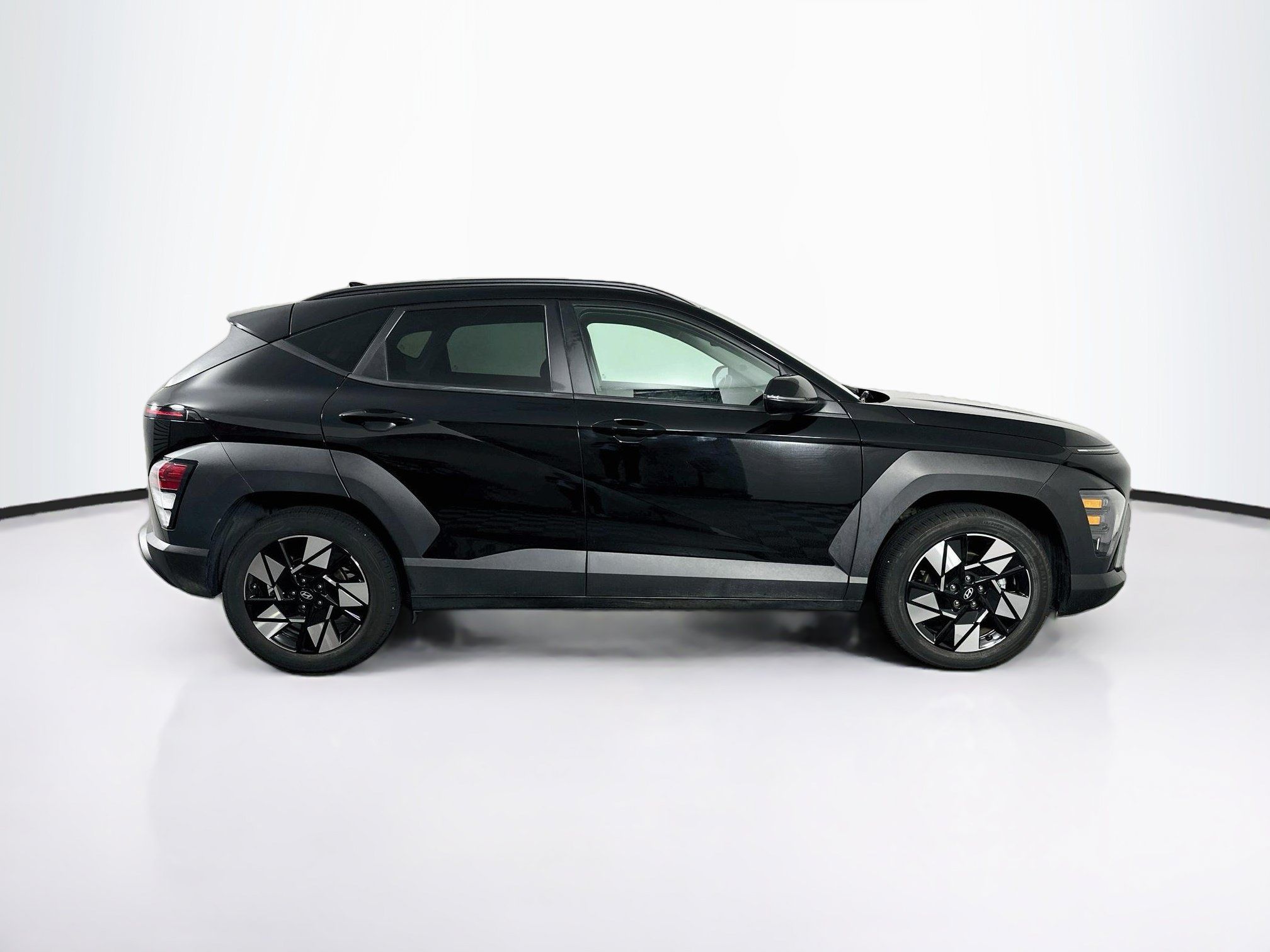 Used 2025 Hyundai Kona SEL FWD image 10