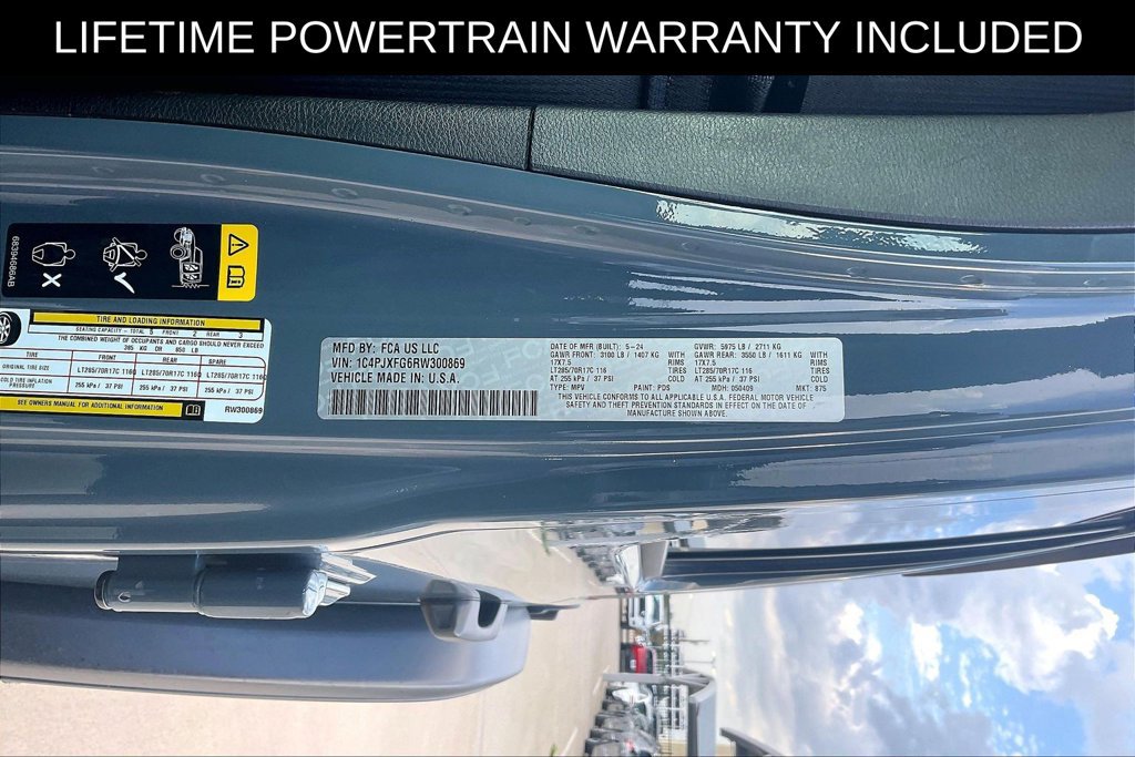 Used 2024 Jeep Wrangler Unlimited Rubicon AWD/4WD image 27